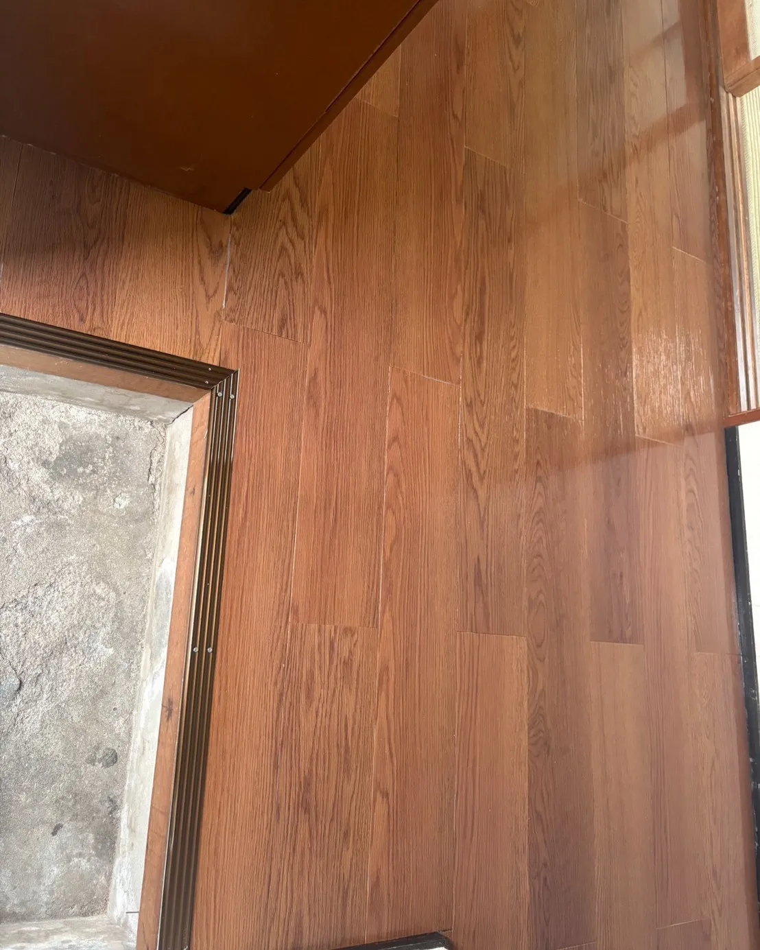 原状回復全般を手がける当社の施工例として、今回は