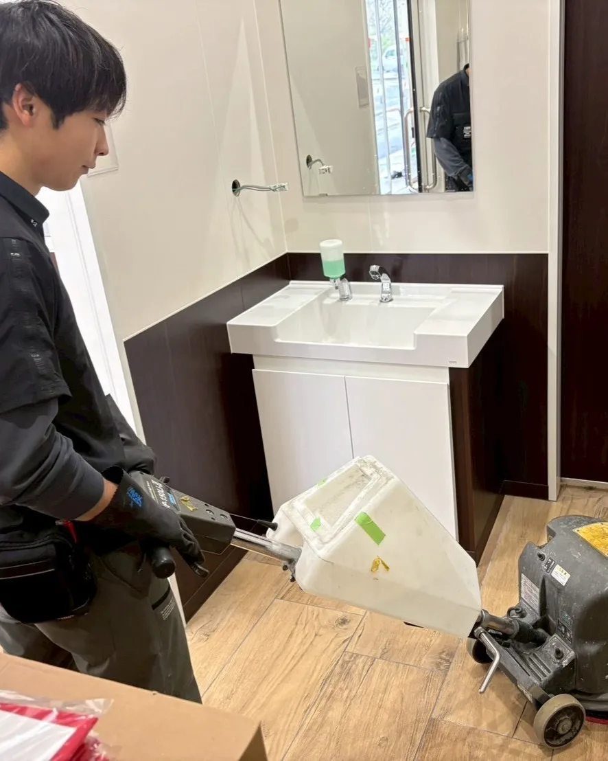 私たち株式会社Y.GROUPの美装チームが誇る技術で、