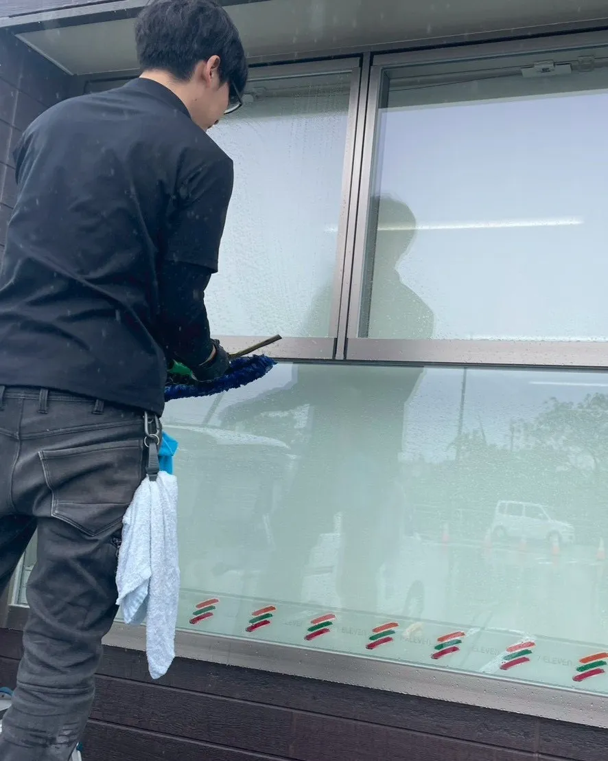 私たち株式会社Y.GROUPの美装チームが誇る技術で、